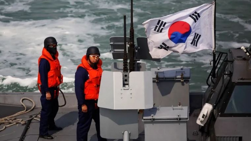 Hàn Quốc nổ súng cảnh cáo tàu của Triều Tiên vi phạm biên giới trên biển